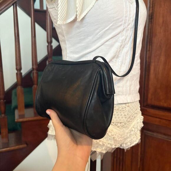 Amanda Smith Black Crossbody Zipper Purse Bag Vintage Faux Leather - Picture 2 of 6